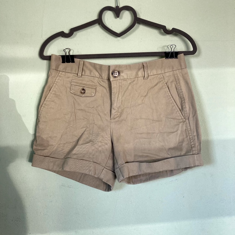 Banana Republic City Chino shorts Size 4 petite
